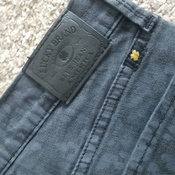 Lucky Brand Charlie Skinny Leopard Jeans - Picture 12 of 13